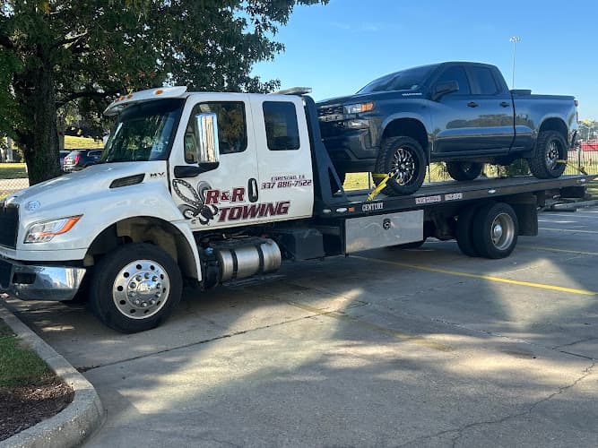 R & R Towing LLC tow truck