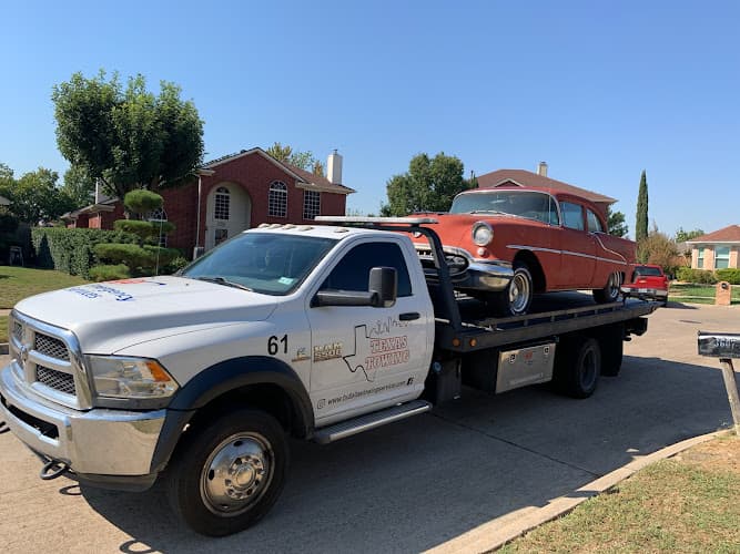 Texas Towing and Hauling tow truck