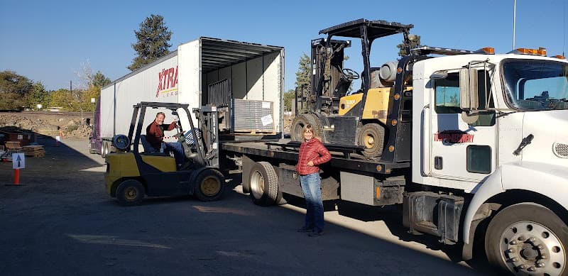 All Seasons Towing & Recovery tow truck