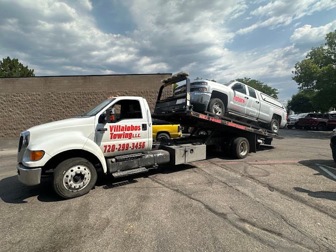 Villalobos Towing LLC tow truck