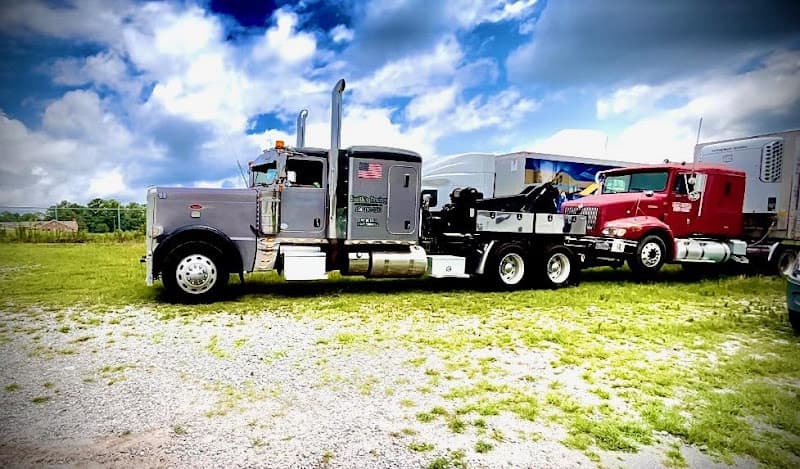 Smith's Towing LLC tow truck