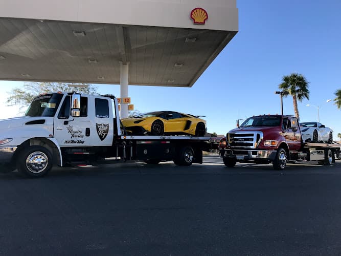 Royalty Towing tow truck
