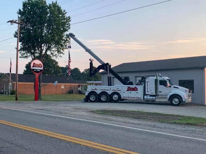 Fred's Towing & Transport tow truck