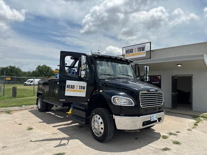 HEAD 2 TOW tow truck