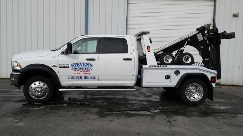 Steven's Towing tow truck