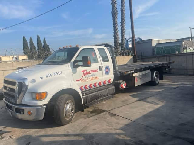 John's Towing & Transfer tow truck