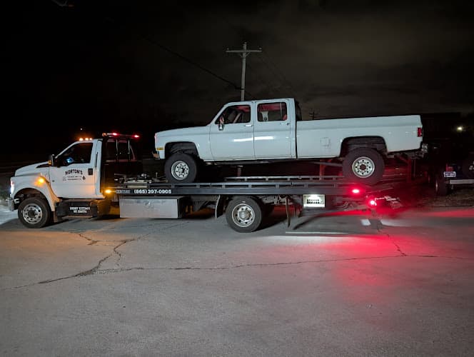 Norton's Towing tow truck