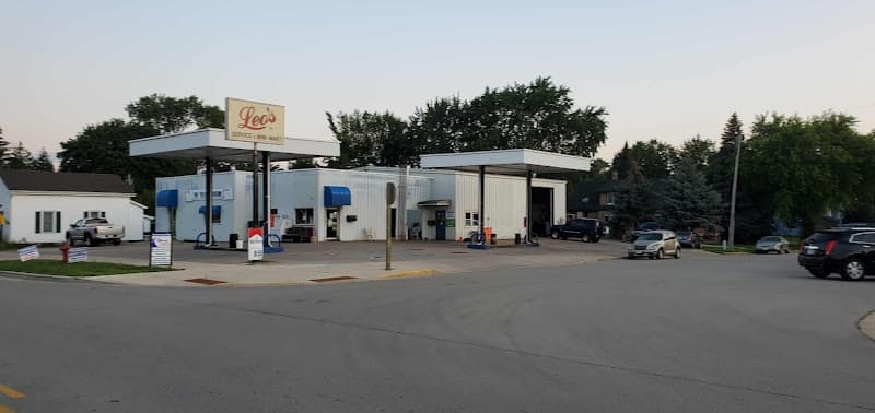 Leo's Service LLC tow truck