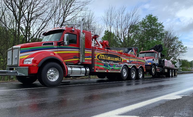 Milewski Towing & Recovery tow truck