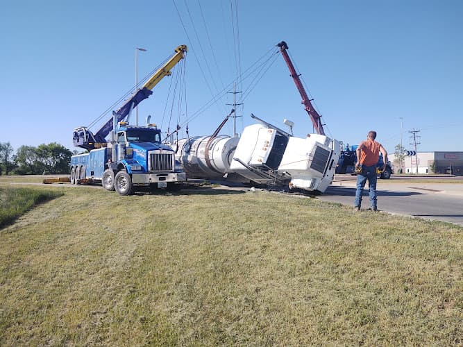 Jim's Towing of Fargo, Heavy Duty Semi Towing and Recovery tow truck