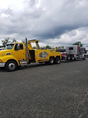 MiddState Towing Co tow truck