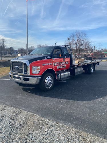 Battleground Tire and Wrecker tow truck
