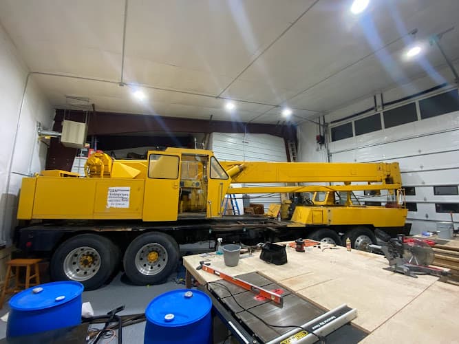 Friendly Handyman tow truck