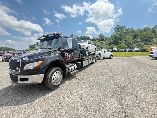 Kelley's Towing & Recovery tow truck
