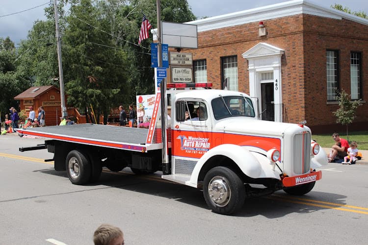 Wenninger Auto Repair tow truck