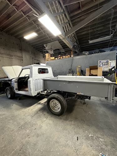 A1 AUTOWORKZ AUTO BODY SHOP tow truck