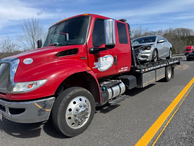E & E Towing Service tow truck