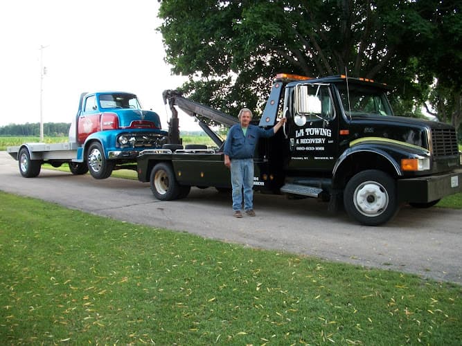 LA Towing & Recovery, LLC tow truck