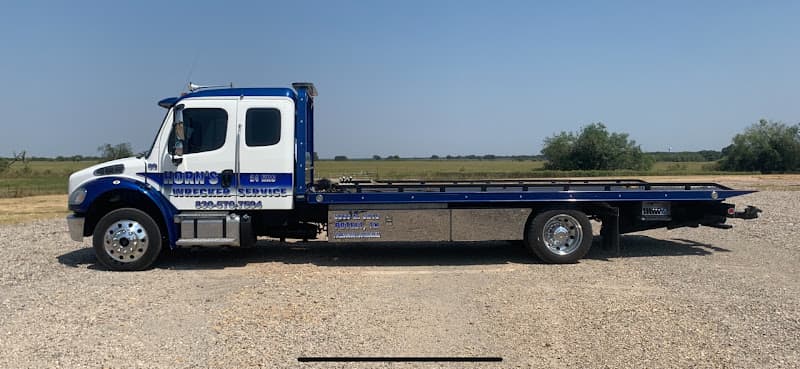 Horn's Wrecker Services tow truck