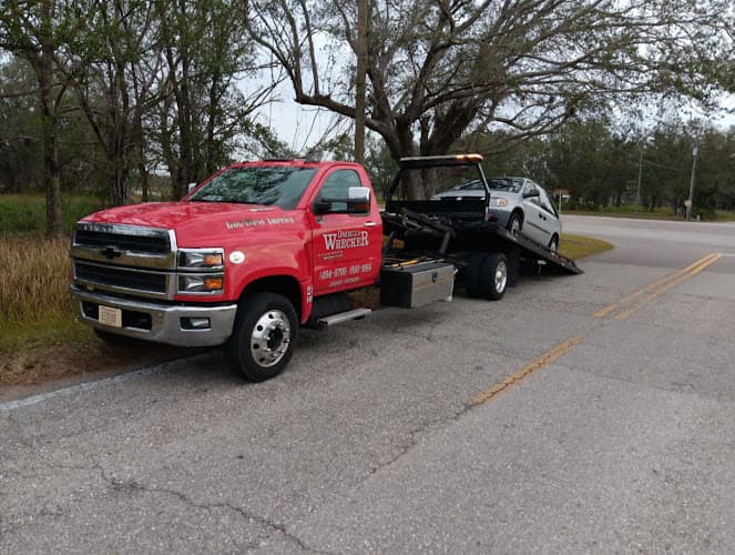 Darrell's Road & Wrecker Services tow truck