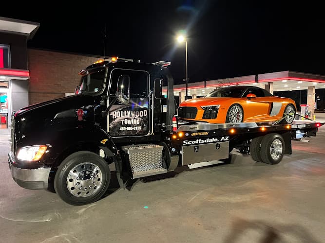 Hollywood Towing tow truck