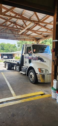 Bubba's Wrecker Service tow truck