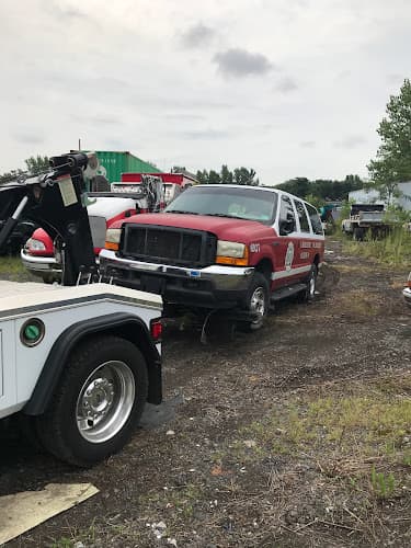DAVES AUTO AND TOWING tow truck