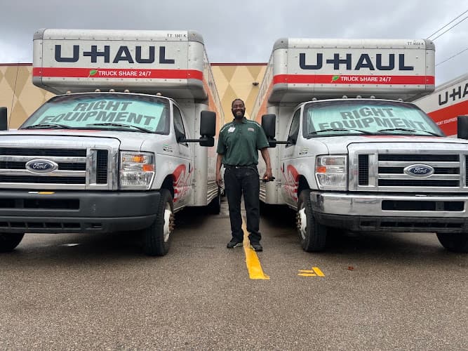 U-Haul Moving & Storage of Downtown Grand Rapids tow truck