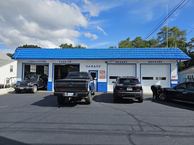 Harold's Automotive tow truck