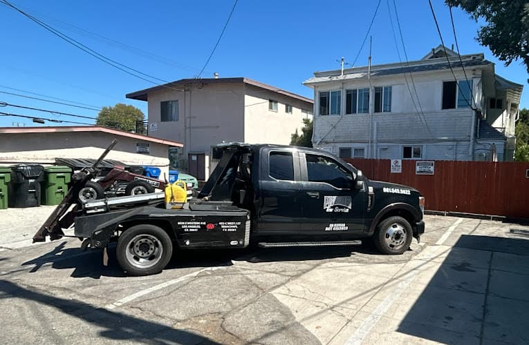 Premier Tow Service tow truck