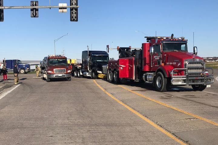 Midtown Towing & Repair tow truck