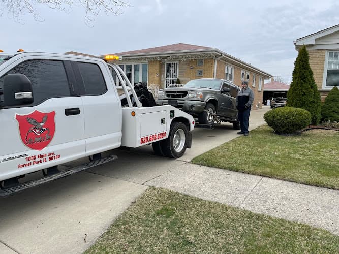 A+ Junk N Tow tow truck