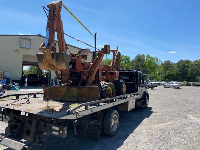 Auto Ambulance & Rolling Repair Service Center tow truck