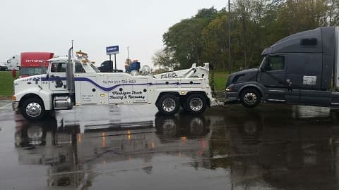 Michigan Truck Towing & Recovery tow truck