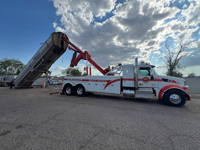 Emergency Towing and Transport tow truck