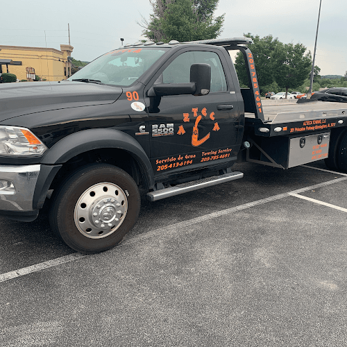 Azteca Towing LLC tow truck